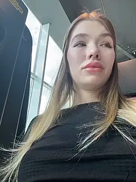 Dreamy_Mia élő chatszobája