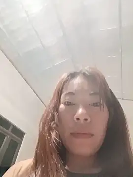 -Trinina-'s Live Chat Room