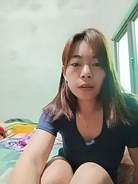 -Trinina- Adlı Modelin Canlı Sohbet Odası