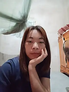 -Trinina- Cameră chat live