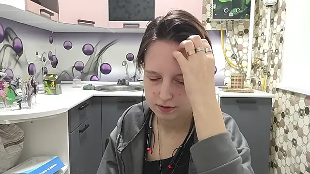 Saranade Adlı Modelin Canlı Sohbet Odası