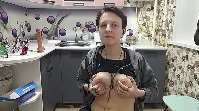 Saranade Adlı Modelin Canlı Sohbet Odası
