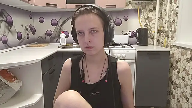 Saranade's Live Chat Room