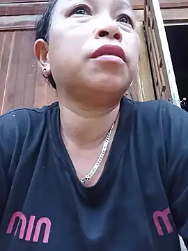 Chat soba uživo modela Henry-2k