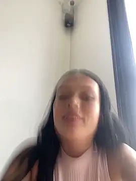 חדר צ'אט בשידור חי של NIKA530