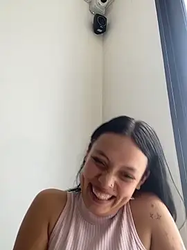 חדר צ'אט בשידור חי של NIKA530
