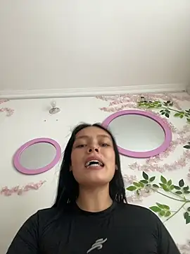 NIKA530 – live chatrum