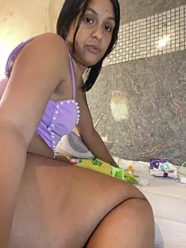 Messy-Diana_ Adlı Modelin Canlı Sohbet Odası
