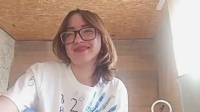 OliviaMoment élő chatszobája
