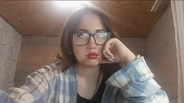 OliviaMoment чат на живо