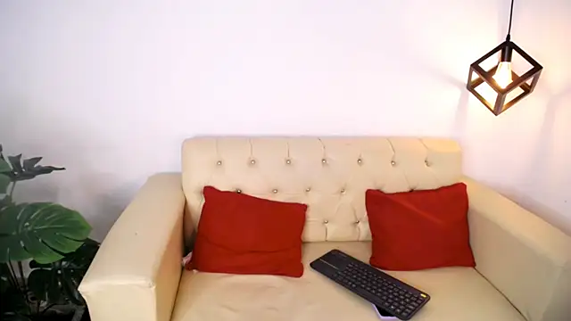 bellacurvy_1 লাইভ চ্যাট রুম