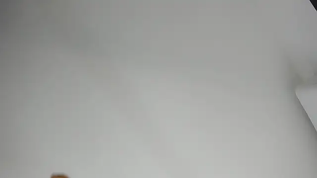 חדר צ'אט בשידור חי של may_maireasm