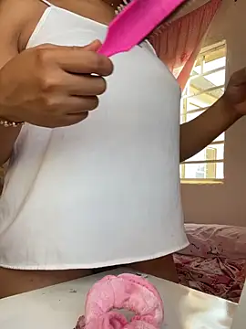 Hornybambie: δωμάτιο απευθείας συνομιλίας