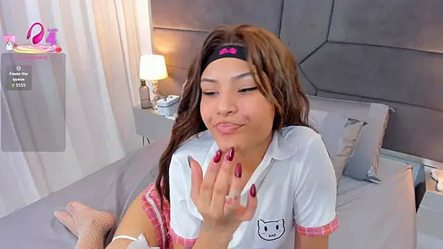 mia_poppy__ Live chatroom