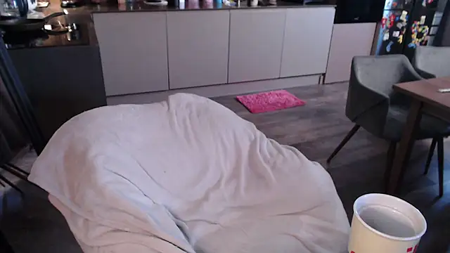 Hurricane_Kat Live Chatraum