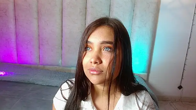 isabellelane_cs élő chatszobája