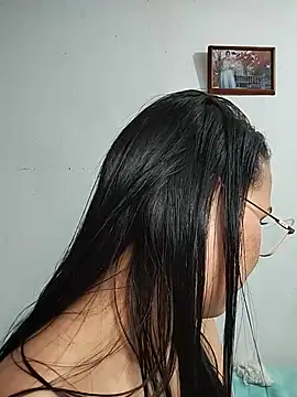 Milu_Hill Adlı Modelin Canlı Sohbet Odası