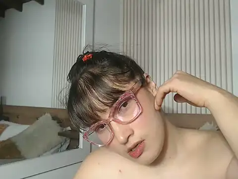 ValentinaGreyy's Live Chat Room