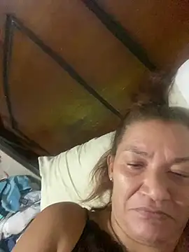 rosanna78322 Adlı Modelin Canlı Sohbet Odası