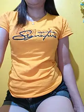 MsCaramel_Love Adlı Modelin Canlı Sohbet Odası