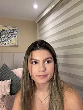emilyvex Adlı Modelin Canlı Sohbet Odası