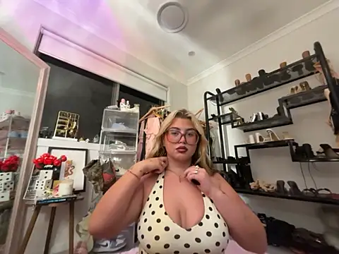 חדר צ'אט בשידור חי של luckygigi