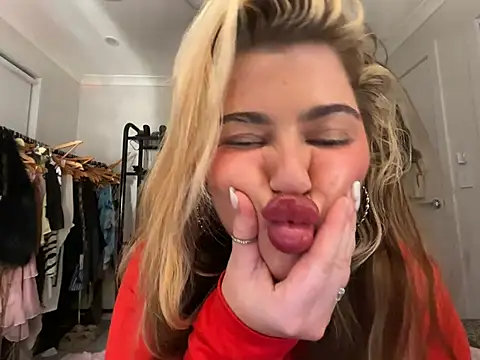 luckygigi's Live Chat Room