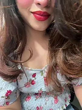 Yours_riya11 Adlı Modelin Canlı Sohbet Odası
