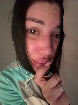 חדר צ'אט בשידור חי של Mariahi