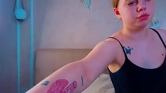 RebeccaCruz Adlı Modelin Canlı Sohbet Odası