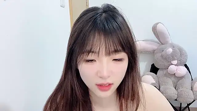Louise-3's Live Chat Room