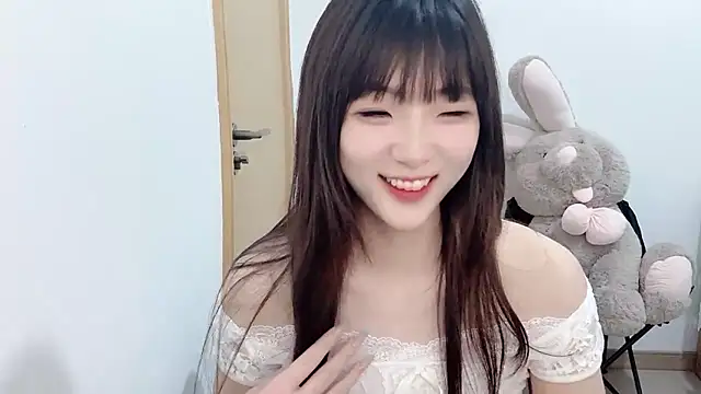 Louise-3 Live Chatraum