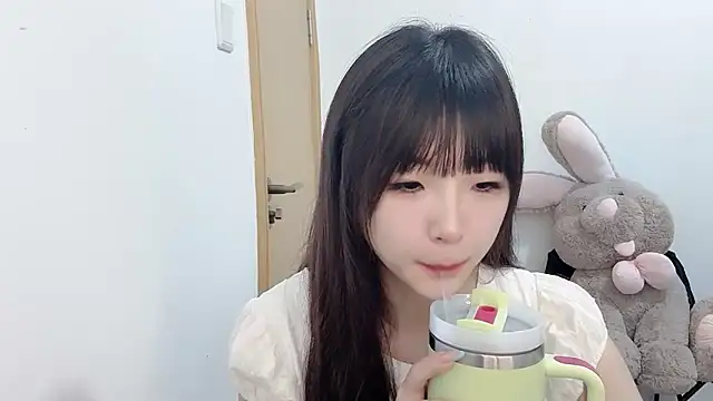 Sala de chat en directo de Louise-3