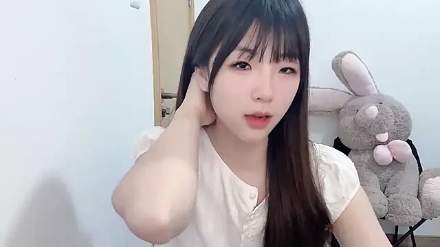 Louise-3's Live Chat Room