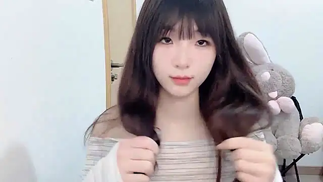 Louise-3's Live Chat Room