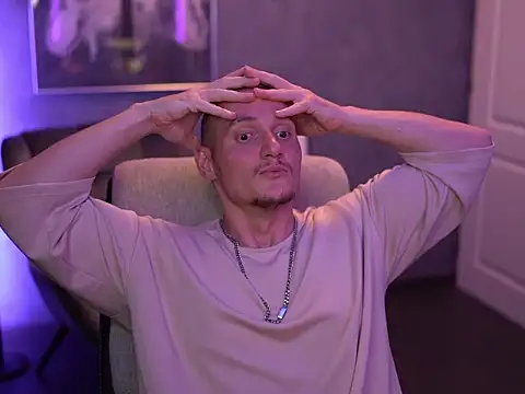 Alex_Wilde Секс шоу на живо пред камера