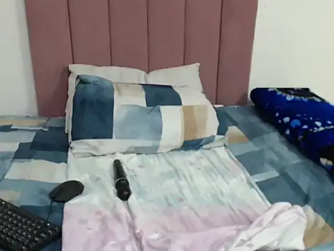 NELLY_2108 él ő chatszobája