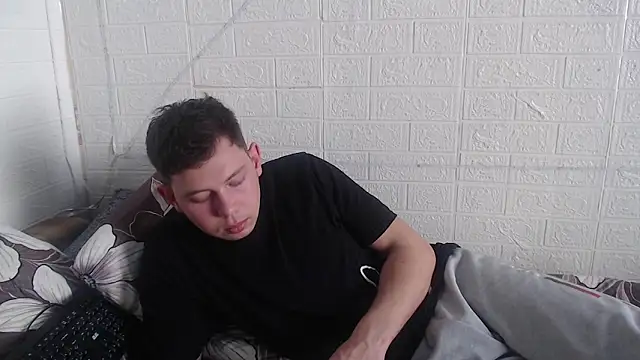 A_k_ii – Naživo kamerová sex šou 
