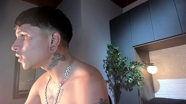 Valentino_Knox's Live Sex Cam Show