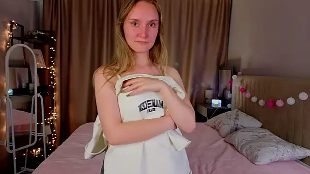JenevaLitalien Adlı Modelin Canlı Sohbet Odası