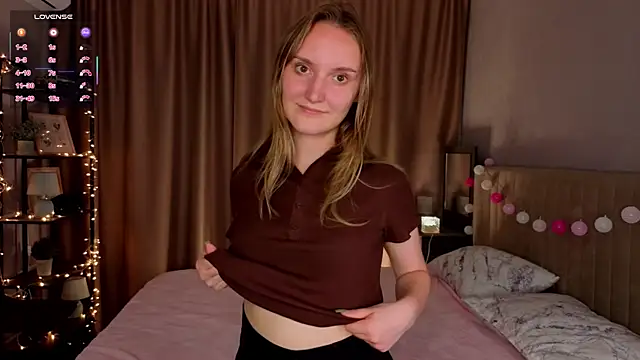 JenevaLitalien Adlı Modelin Canlı Sohbet Odası