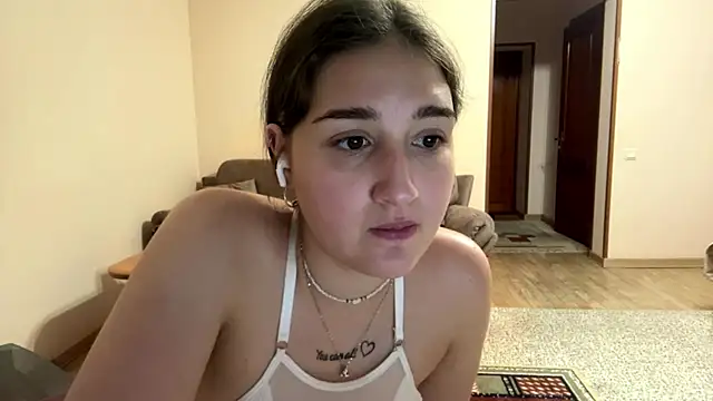 AnnaMaccoil Adlı Modelin Canlı Sohbet Odası