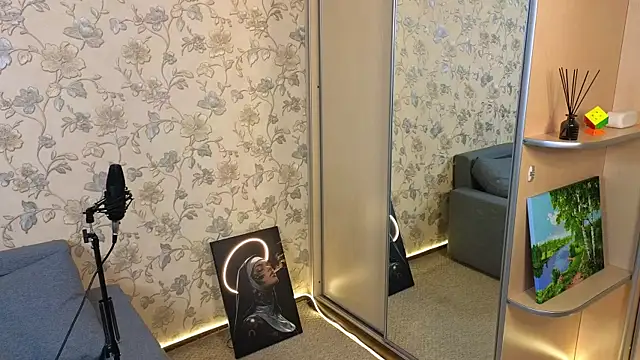 VerhiniaMaua Adlı Modelin Canlı Sohbet Odası