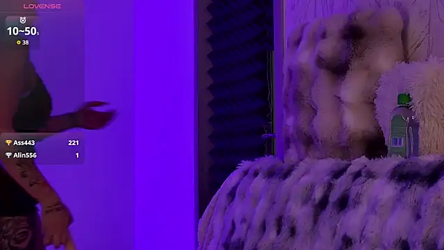 KyraDesire's Live Chat Room