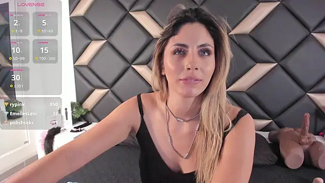 Živá chatovací místnost AdrianaHarlow