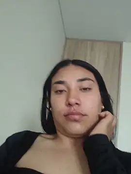Kayle_Aurora Adlı Modelin Canlı Sohbet Odası