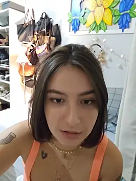 Juh_castro Adlı Modelin Canlı Sohbet Odası