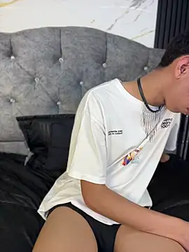 Noah-fire Live Sex Cam Show