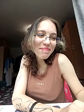 AliceCutnessn Live chat-huone
