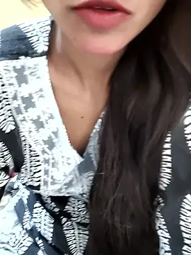 Hotty_Ishu Live chatroom